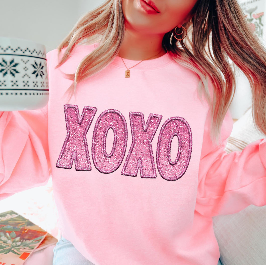 XOXO (sequin/embroidered look) - DTF
